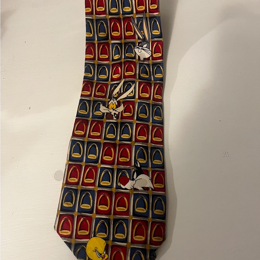 LOONEY TUNES MENS TIE RED BLUE AND GOLD TWEETY BIRD 100% Silk - Picture 3 of 5